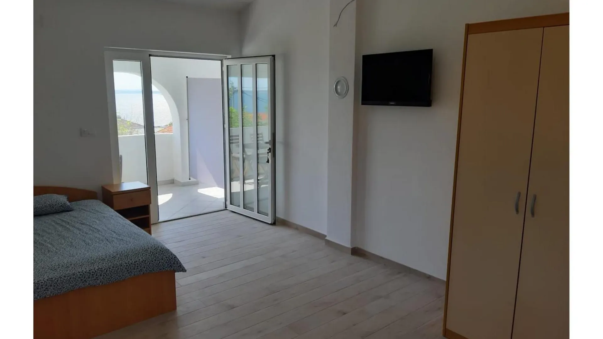 Endless Horizont Apartment Rtina 0*,